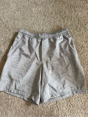 lululemon athletica Men's Heathered Light Grey Performance Shorts